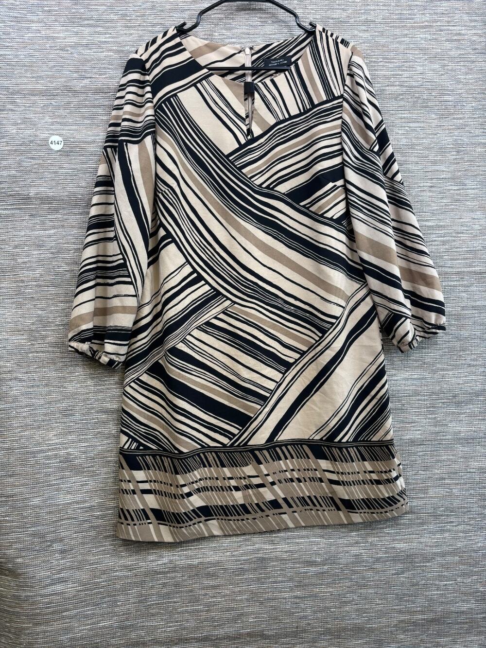 Tahari Sheath Dress Womens Size 10 Beige and Black With Cuffed 3/4 Sleeve Casual
